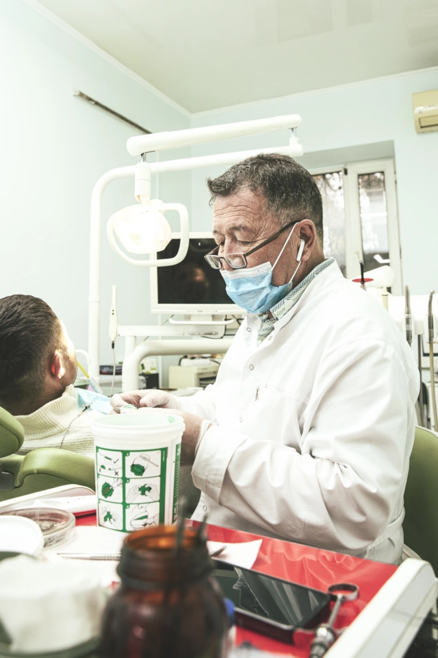 Ай-Дент Алматы Стоматолог